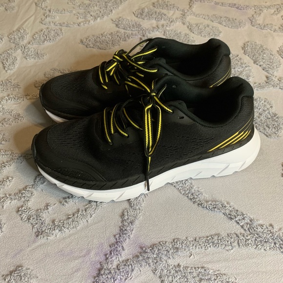 AVIA - Picture 3 of 9